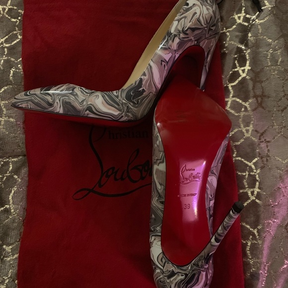 Heels - Picture 1 of 6